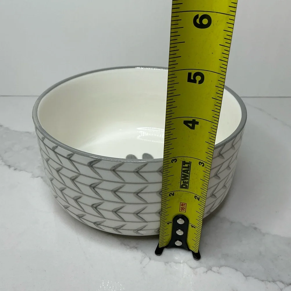 Signature Housewares 6”R x 3”H Gray Arrow Food Water Pet Dog Bowl New